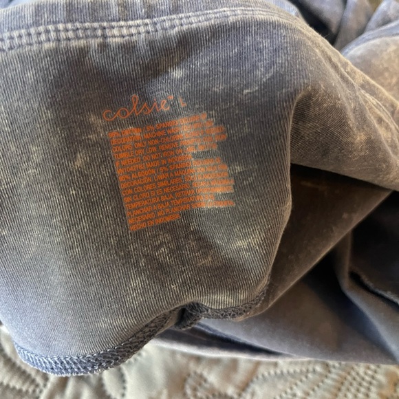 Size Large Women’s Colsie Blue Biker Shorts - Picture 3 of 4